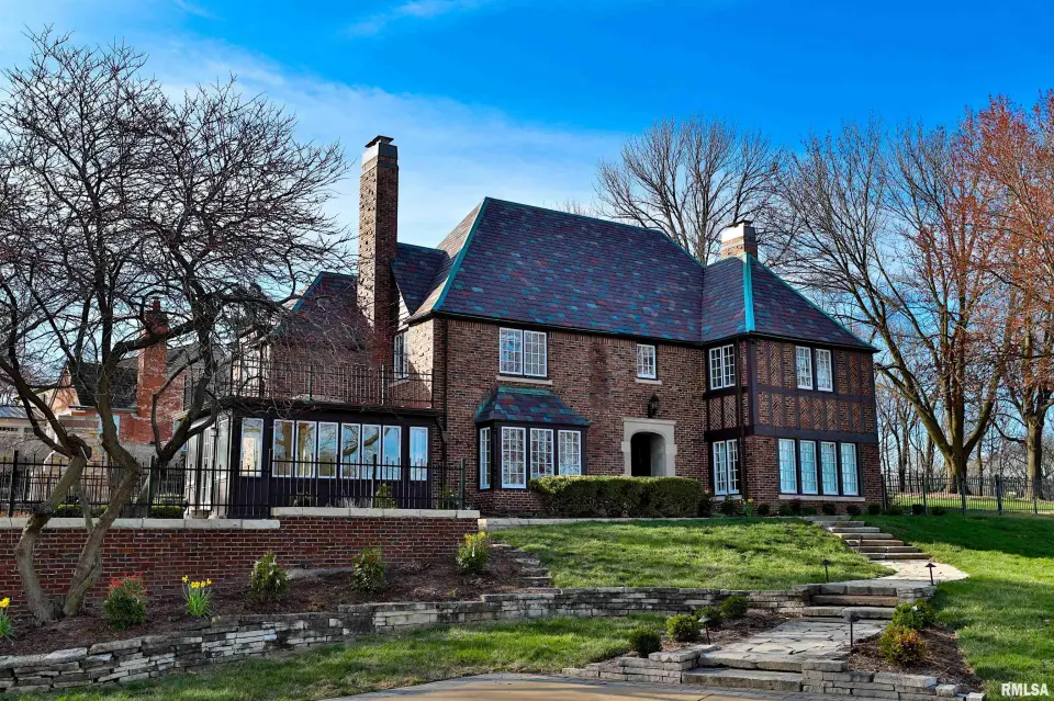4543 N Grandview Drive