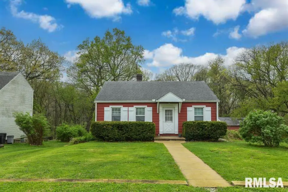 1121 N Wood Road