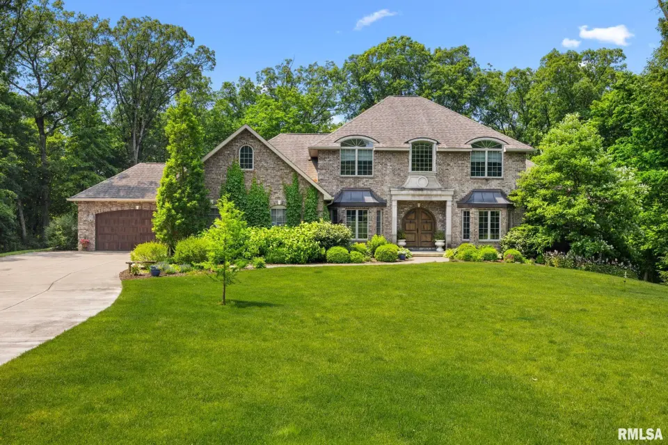 300 Wolf Crossing Drive