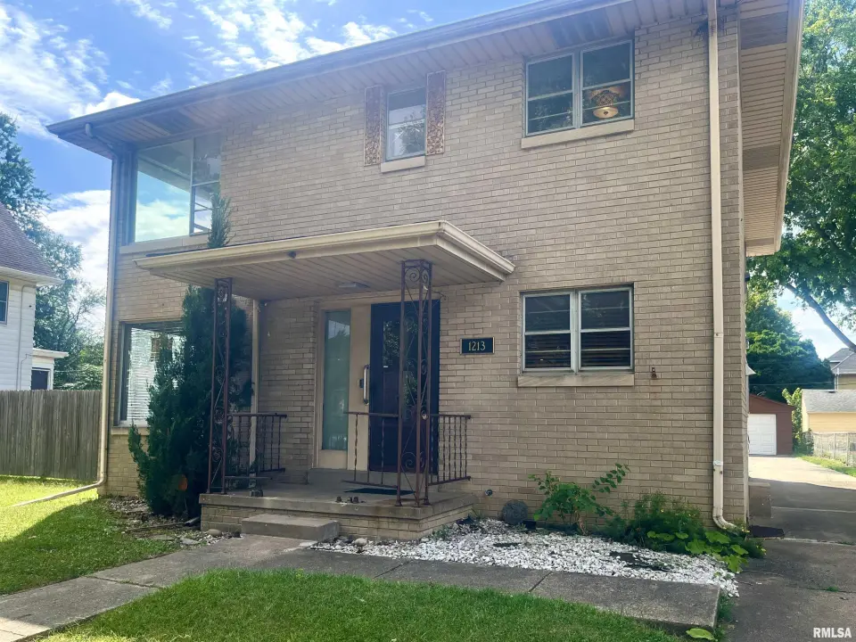 1213 N University Street