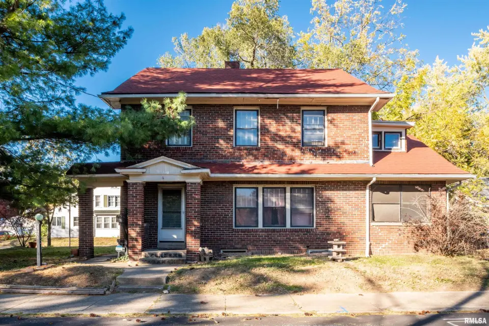 1213 W Armstrong Avenue