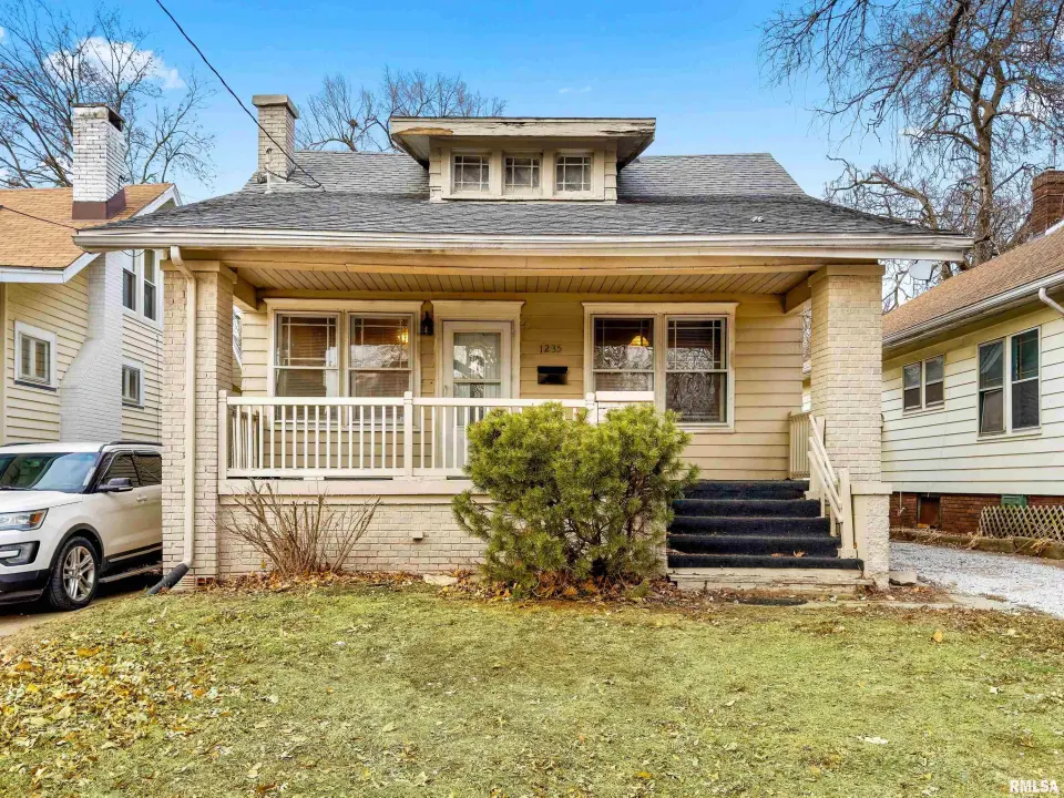 1235 E Seneca Place