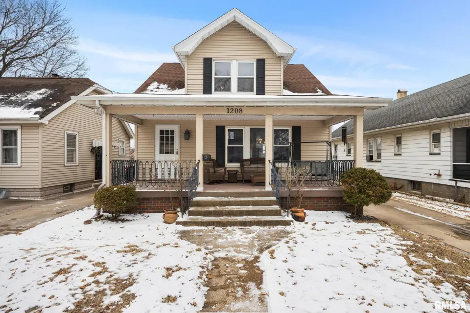 1208 W Margaret Avenue