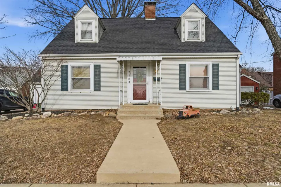 2705 W Manor Parkway